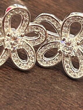 ER62  .3 carat Flower Power earrings in S925 Silver